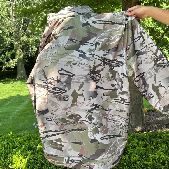 UNDER ARMOUR CAMO HOODIE - Picture 11 of 14